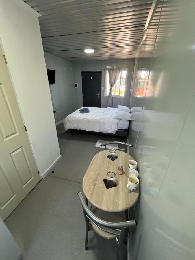 Residencial Oasis Container Apartment กาลามา ภายนอก รูปภาพ
